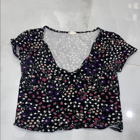 Cute flowery shirt - Picture 1 of 1